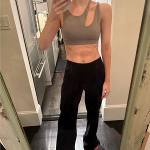 Alo sports bra! Barely worn